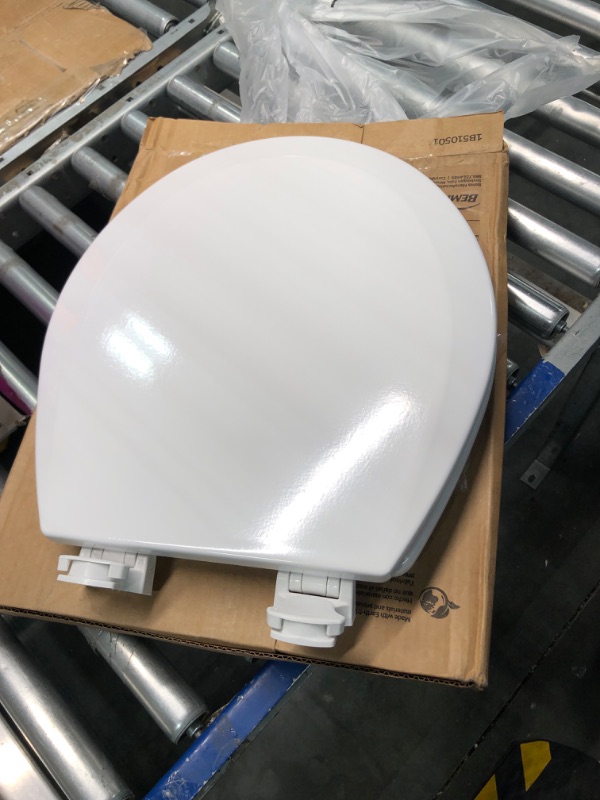 Photo 3 of ******NOT COMPLETE SET****** ******FOR PARTS**** 
 ****CRACKED**** Bemis 500EC Toilet Seat with Perfect Fit, Fresh Water Spray, Non-Electric, Easy to Install Bidet, ROUND, Cotton White Round Bidet & Seat Bundle