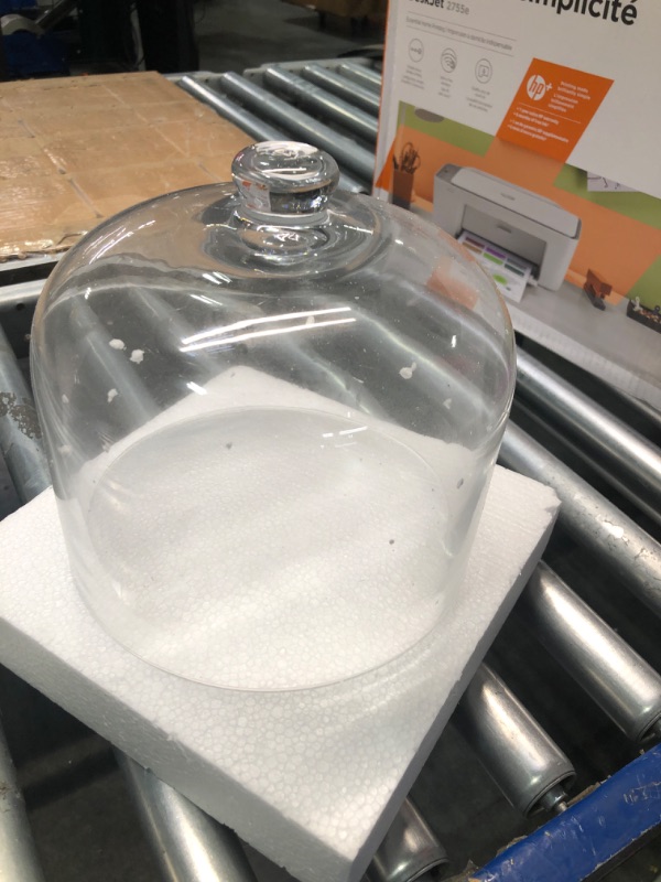 Photo 1 of BESPORTBLE Cake Dome Cover Glass Cloche Dome Cake Display Cover with Knob Handle Clear Food Snack Display Platter Cover for Cake Dessert 12. 5cm12. 5cm9. 5cm