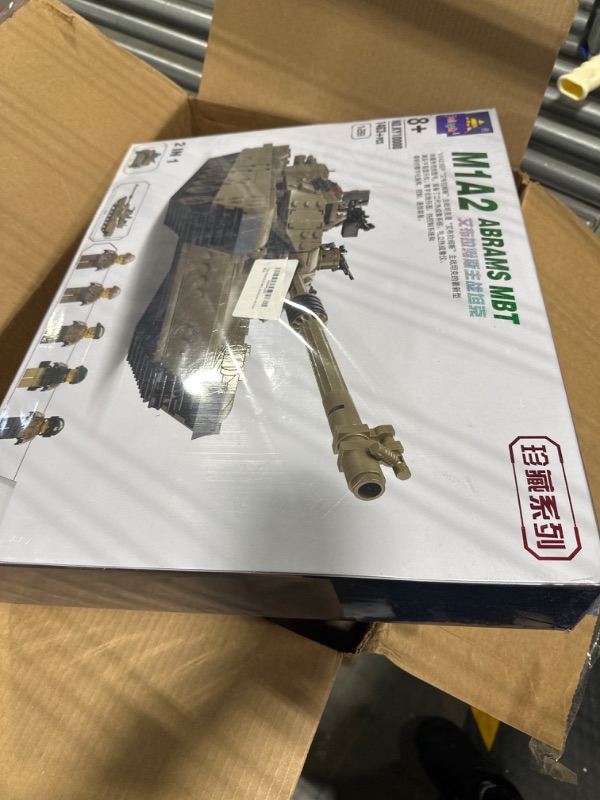 Photo 4 of Feleph Military M1A2 Tank Model Kit with 5 Soldier Figures, 1:28 WW2 Army Custom Vehicles Set, 2 in 1 Tank Hummer Building Bricks Toys for Model Lovers (1463 Pieces) *Sealed*