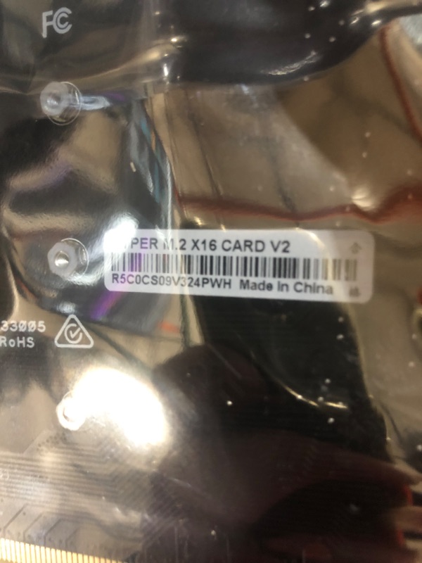 Photo 1 of ASUS Hyper M.2 X16 PCIe 3.0 X4 Expansion Card V2 Supports 4 NVMe M.2 (2242/2260/2280/22110) Upto 128 Gbps for Intel VROC and AMD Ryzen Threadripper NVMe Raid