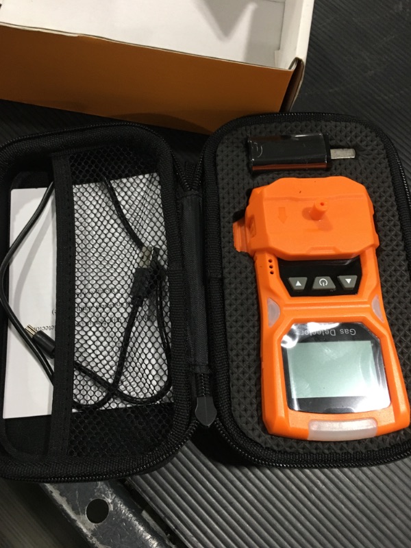 Photo 2 of Gas Detector, CHNADKS 4 Gas Monitor H2S,O2,CO and LEL Multiple Indicator with Vibration, Audible, Visual 4 Gas Monitor Personal Rechargeable Gas Sniffer Alarm with LCD