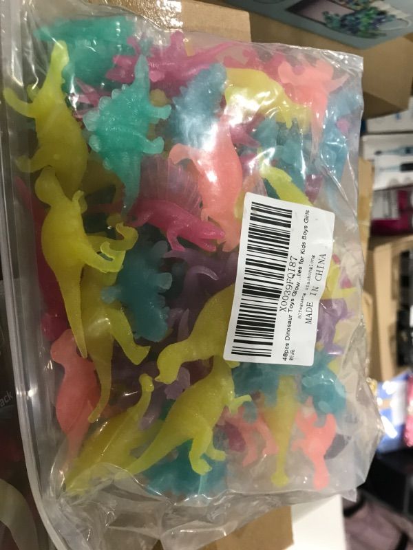 Photo 1 of 80Pcs Mini Dinosaur Figures Toys Glow In the Dark Small Plastic Dinosaur Toy Set Tiny Dinosaur Glowing Party Favor for Toddler Christmas Birthday Party Goodie Bag Filler Kid Easter Basket Stuffer
