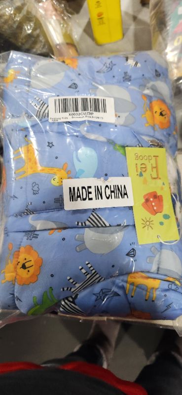Photo 1 of Feidoog Winter Hooded Snowsuit Romper with Gloves,Baby Girls Boys Warm Winter Light Romper Snowsuit Zipper One-Piece Suit 9-12 months
