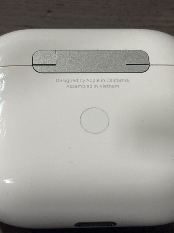 Photo 4 of AirPods (3rd generation) with MagSafe Charging Case
