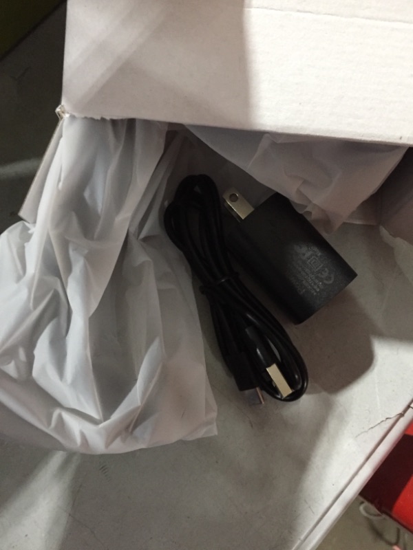 Photo 1 of Wireless Charging Station,3 in 1 Fast Charging Station,Wireless Charger Stand for iPhone 14/13/12/11 Pro Max/X/Xs Max/8/8 Plus, AirPods 3/2/pro, iWatch Series 8/7/6/5/SE/4/3/2, and Samsung Phones Black