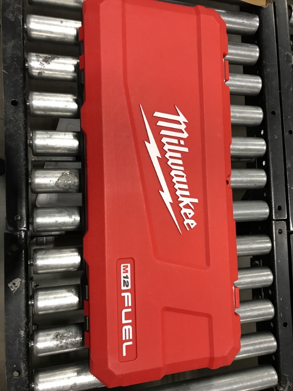 Photo 4 of Milwaukee 2466-20 M12 FUEL Cordless Lithium-Ion 1/2 in. Digital Torque Wrench 