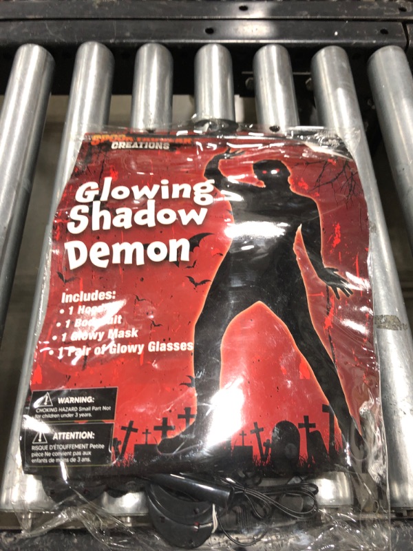 Photo 2 of Fade Eye Shadow Demon Adult Costume