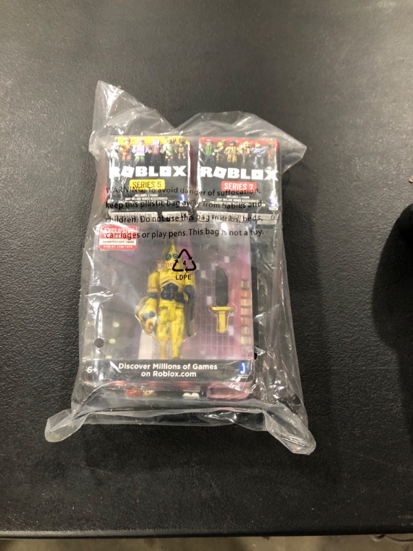 Photo 1 of Roblox Action Collection - Darkenmoor: Bad Banana Figure Pack + Two Mystery Figure Bundle [Includes 3 Exclusive Virtual Items] Darkenmoor: Bad Banana Action Collection