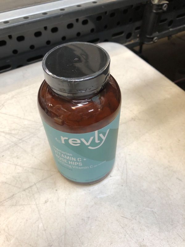 Photo 2 of Amazon Brand - Revly Vitamin C 1,000mg with Rose Hips, Gluten Free, Vegetarian, 300 Tablets ( EXP:01/12/24)