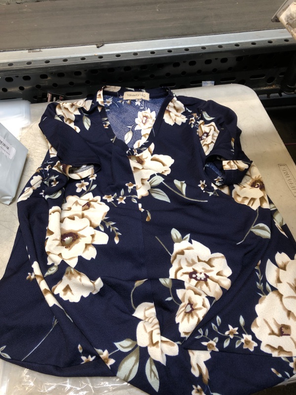 Photo 1 of  WOMENS NAVY BLUE AND BEIGE FLORAL SHIRT ( SIZE:LARGE ) 