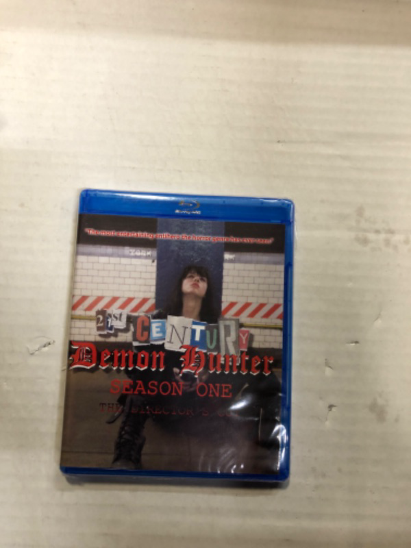 Photo 2 of 21st Century Demon Hunter Season 1 Director's Cut [Blu-ray]