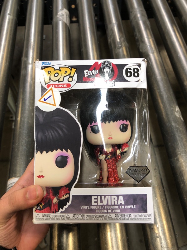 Photo 2 of Funko Pop! Icons: Elvira 40th Anniversary - Elvira
