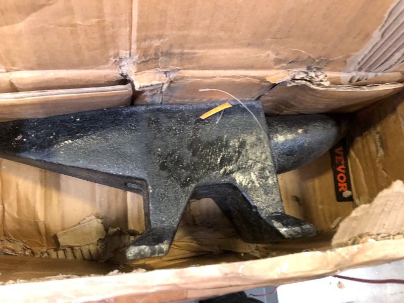 Photo 2 of VEVOR Cast Iron Anvil, 22 Lbs(10kg) Single Horn Anvil with Large Countertop and Stable Base, High Hardness Rugged Round Horn Anvil Blacksmith, for Bending, Shaping 22LB