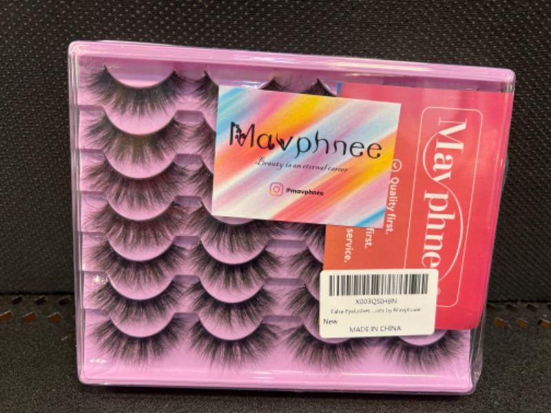 Photo 1 of false eyelashes 