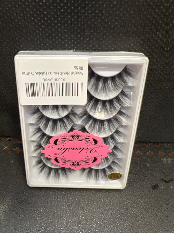 Photo 1 of false eyelashes 