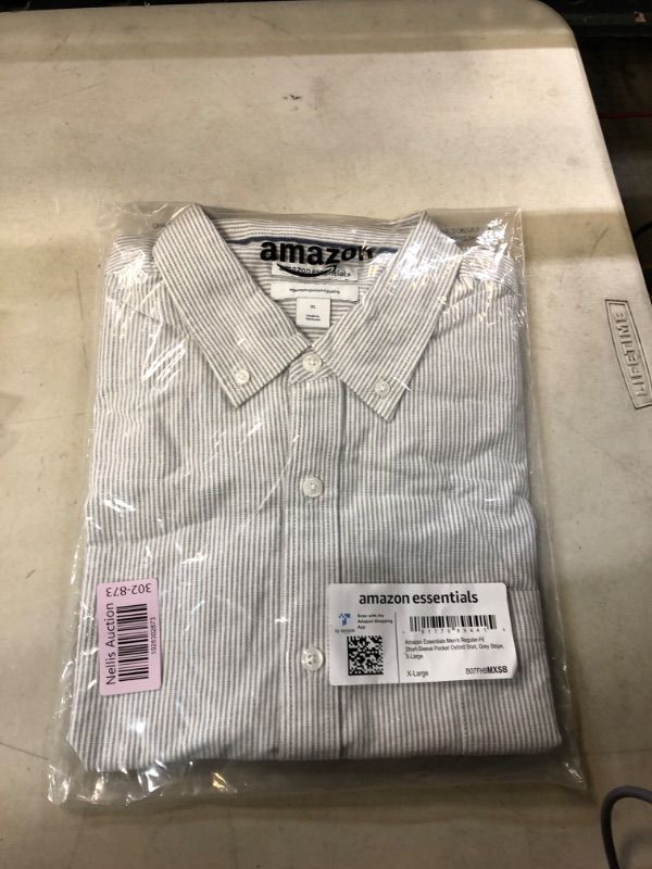 Photo 2 of Amazon Essentials Men's Regular-Fit Short-Sleeve Pocket Oxford Shirt X-Large Grey Stripe