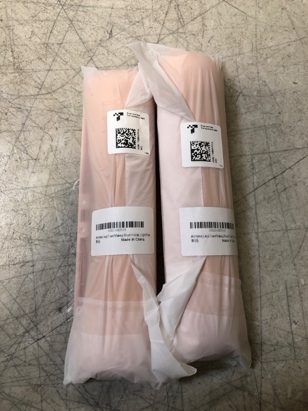 Photo 1 of LARGE TRAVEL MAKEUP BRUSHES 2 PACK 