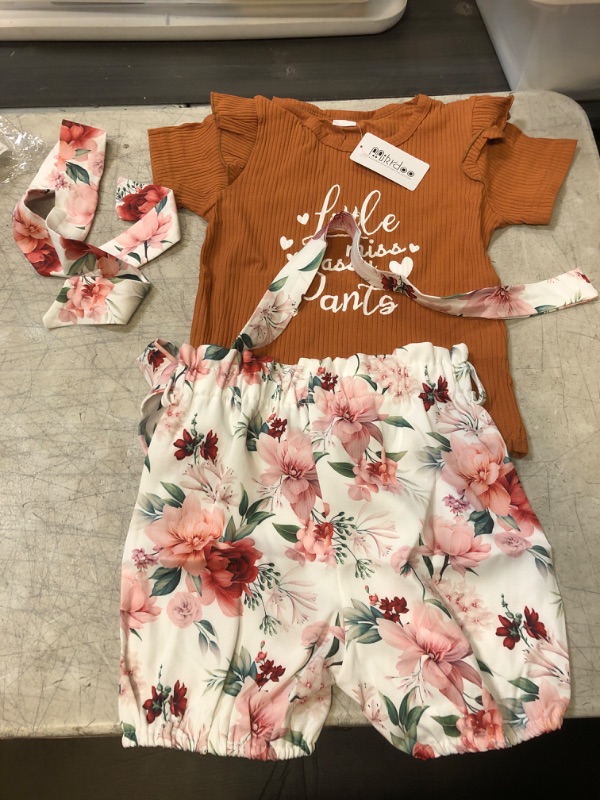 Photo 1 of GIRLS 3PC SET 
SIZE 3-4 Y OLD 