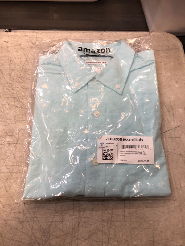 Photo 2 of Amazon Essentials Men's Regular-Fit Short-Sleeve Pocket Oxford Shirt Medium Aqua Blue