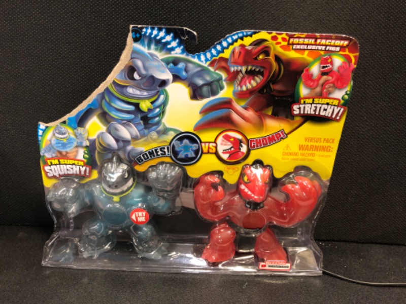 Photo 2 of Heroes of Goo Jit Zu Dino X-Ray Versus Pack - Thrash vs Verapz