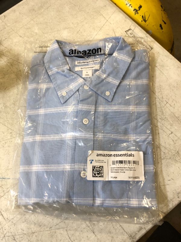 Photo 2 of Amazon Essentials Men's Regular-Fit Short-Sleeve Pocket Oxford Shirt X-Large Blue Windowpane