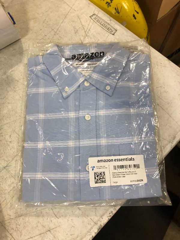 Photo 1 of Amazon Essentials Men's Regular-Fit Short-Sleeve Pocket Oxford Shirt Large Blue, Windowpane