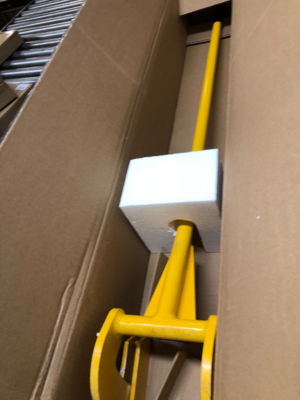 Photo 1 of VEVOR Pallet Buster Tool with 41-Inch Long Handle, Carbon Steel Heavy Duty Deck Wrecker Demolition Wood Pallet Tool Breaker Pry Bar Puller, Deck Board Removal Tool, 2000 lbs Weight Capacity, Yellow