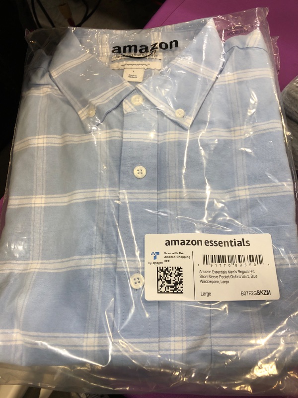 Photo 2 of Amazon Essentials Men's Regular-Fit Short-Sleeve Pocket Oxford Shirt Large Blue, Windowpane