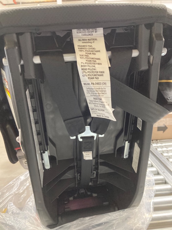 Photo 2 of Graco Extend2Fit Convertible Car Seat, Gotham