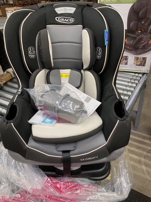 Photo 5 of Graco Extend2Fit Convertible Car Seat, Gotham