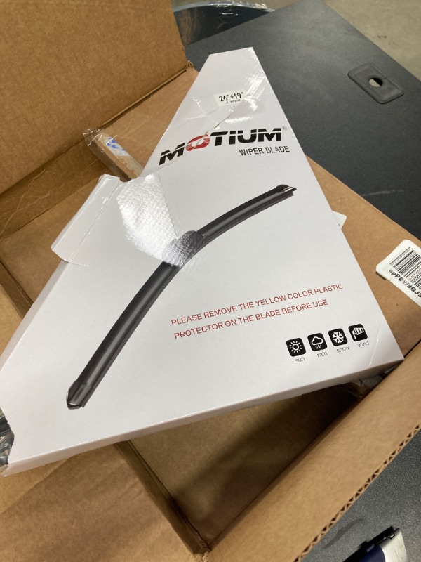 Photo 3 of MOTIUM OEM QUALITY Premium All-Season Windshield Wiper Blades (26"+19" pair for front windshield)