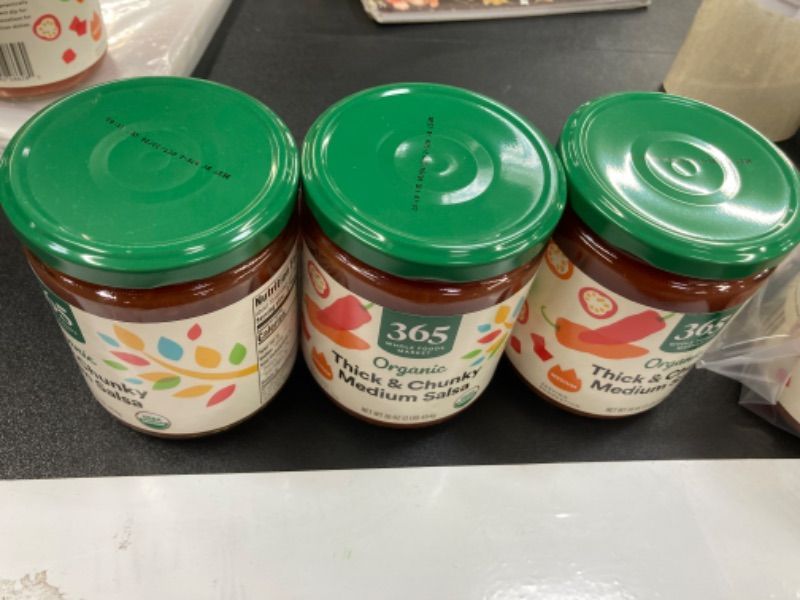 Photo 2 of 365 by Whole Foods Market, Organic Thick & Chunky Medium Salsa, 16 Ounce