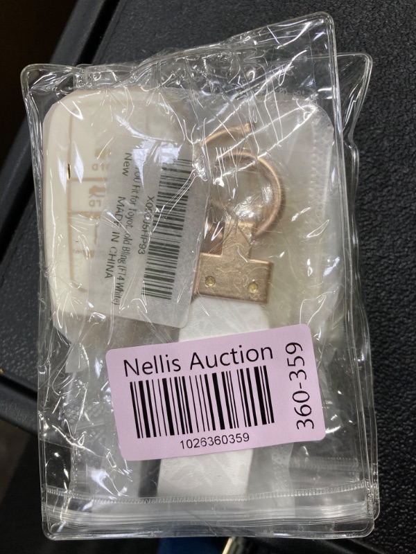 Photo 1 of ** 3 PACKS ** Fit for Toyota Camry Key Fob Cover, Key Case for Toyota 2018-2022 RAV4 Highlander Avalon C-HR Prius Corolla GT86, Keys Shells with Keychain, Car Accessories Gold Bling (FT4 White) For Toy Ota a White