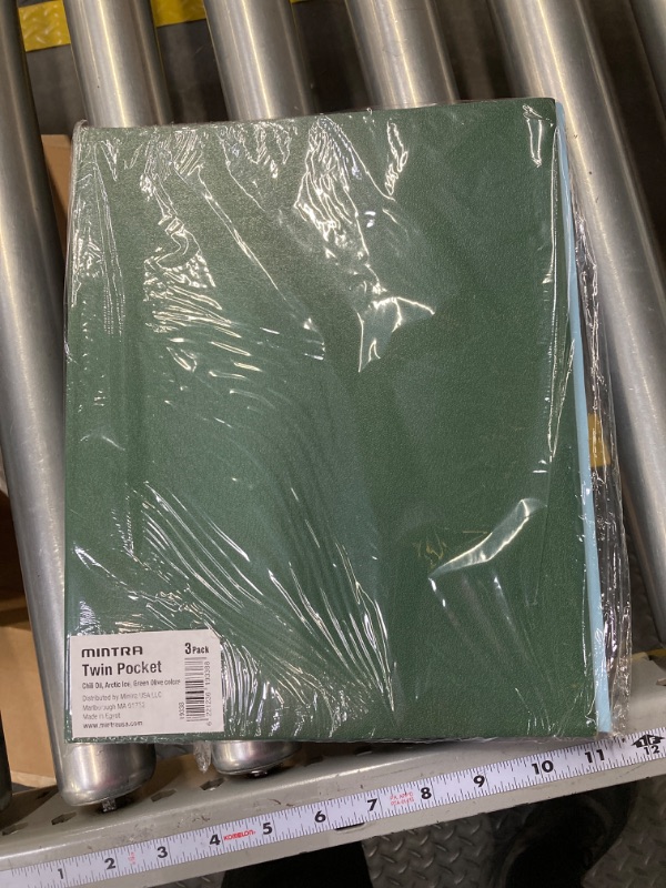 Photo 2 of Mintra Poly Pocket Folders 3pk - Heavy Duty (Chili Oil/Arctic Ice/Green Olive)