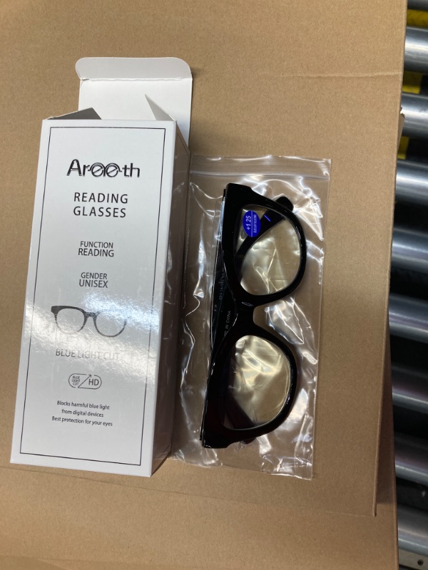 Photo 2 of Blue light cut reading glasses 2pack 