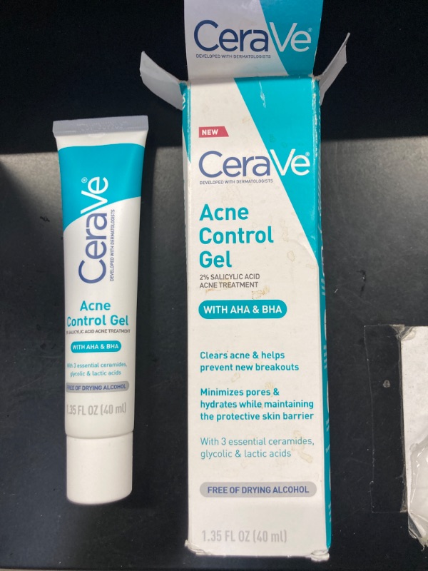 Photo 1 of CeraVe Salicylic Acid Acne Treatment with Glycolic Acid and Lactic Acid | AHA/BHA Acne Gel for Face to Control and Clear Breakouts |1.35 Ounce