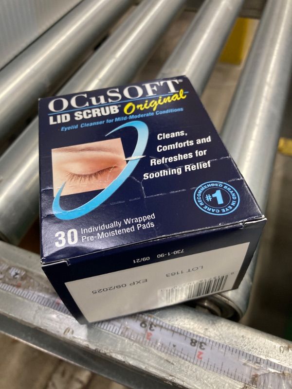 Photo 1 of *EXP 9/2025* Lid Scrub Pre-Moistened Pads Original Eyelid Cleanser
