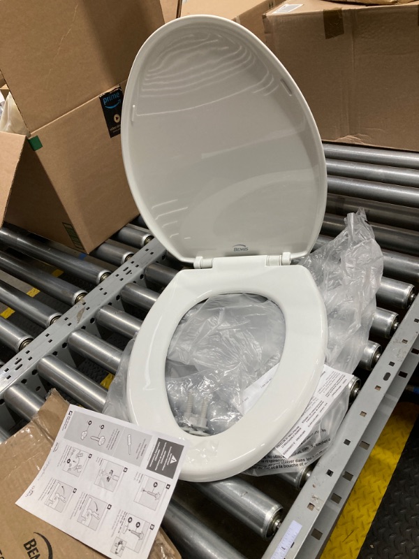 Photo 2 of BEMIS 7300SLEC 000 Toilet Seat will Slow Close and Removes Easy for Cleaning, ELONGATED, White 1 Pack Elongated White