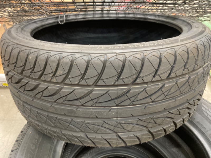 Photo 2 of Crossmax 225/65R17 102H CHTS-1 All-Season Tire