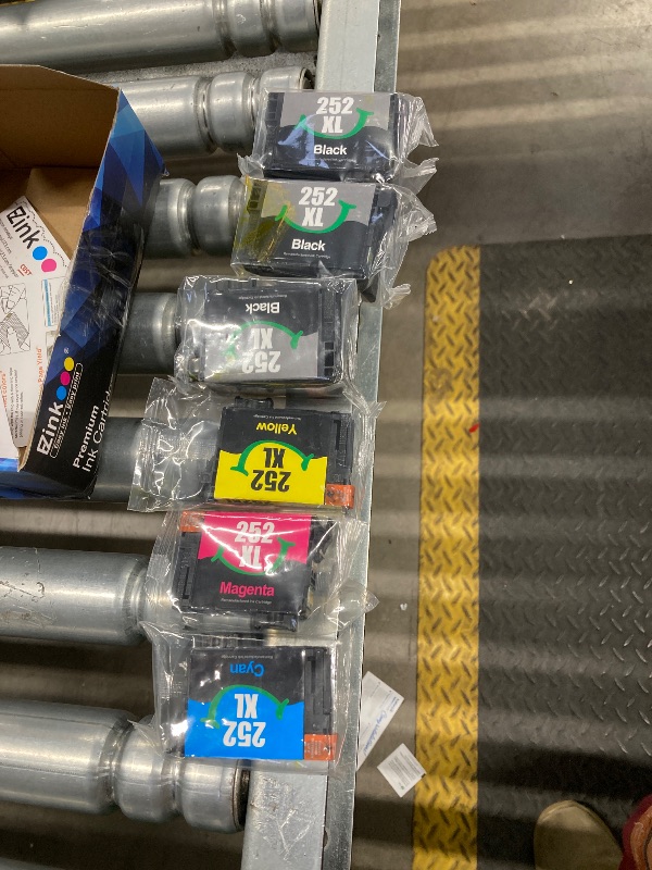 Photo 1 of ***SOME ARE MISSING, WHAT YOU SEE IN THE PICTURES IS WHAT YOU GET*THEY ARE ALL VERIFIED FACTORY SEALRD*** E-Z Ink (Remanufactured Ink Cartridges Replacement for Epson 252XL 252 XL Combo Pack to use with Workforce WF-7110 WF-7710 WF-7720 WF-3640 WF-3620 (4
