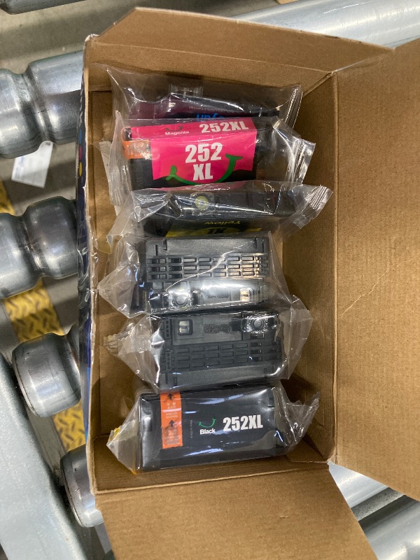 Photo 1 of ***SOME ARE MISSING, WHAT YOU SEE IN THE PICTURES IS WHAT YOU GET*THEY ARE ALL VERIFIED FACTORY SEALRD*** E-Z Ink (Remanufactured Ink Cartridges Replacement for Epson 252XL 252 XL Combo Pack to use with Workforce WF-7110 WF-7710 WF-7720 WF-3640 WF-3620 (4