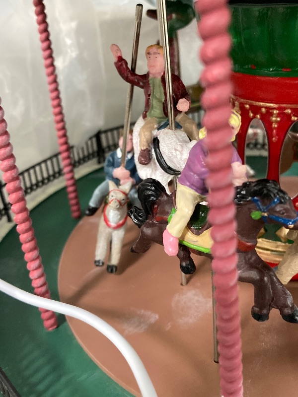 Photo 1 of * DAMAGED -SELLING AS PARTS ONLY*** Lemax Carnival-Sights & Sounds: Santa Carousel-(34682-UK), Resin, Multicolor
