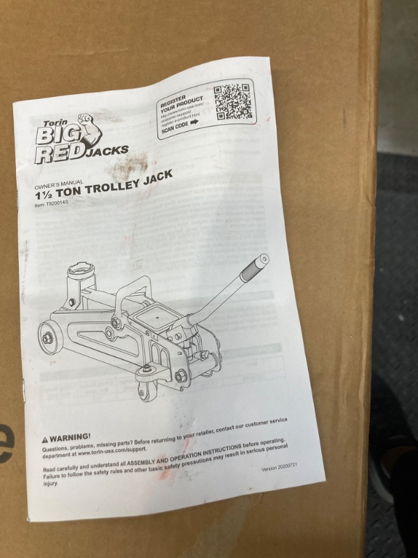 Photo 3 of BIG RED T820014S Torin Hydraulic Trolley Service/Floor Jack with Blow Mold Carrying Storage Case, 1.5 Ton (3,000 lb.) Capacity, Red RED 1.5 Ton (3,000 lb.)