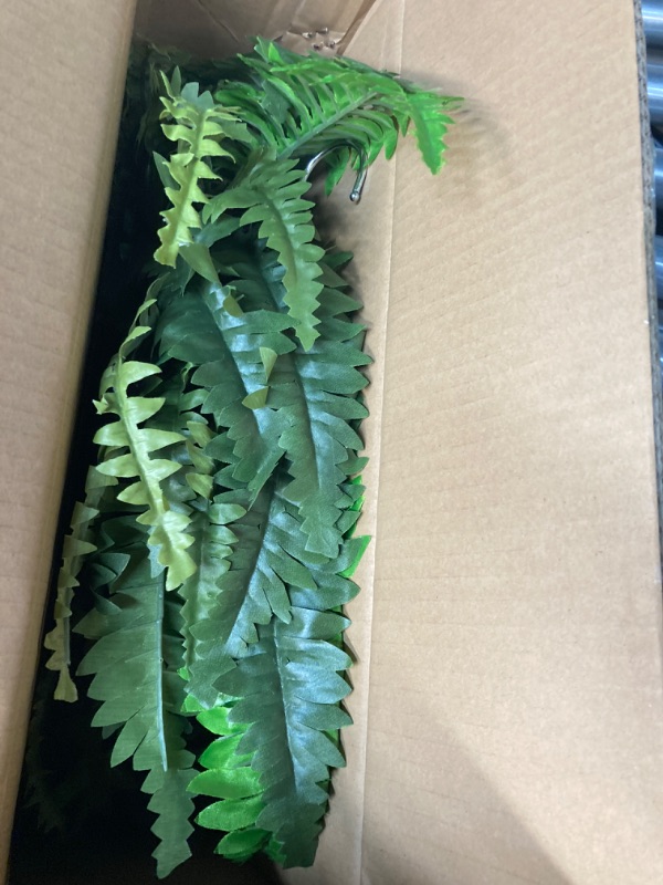 Photo 2 of 35 in. Artificial Dia Fern Wreath