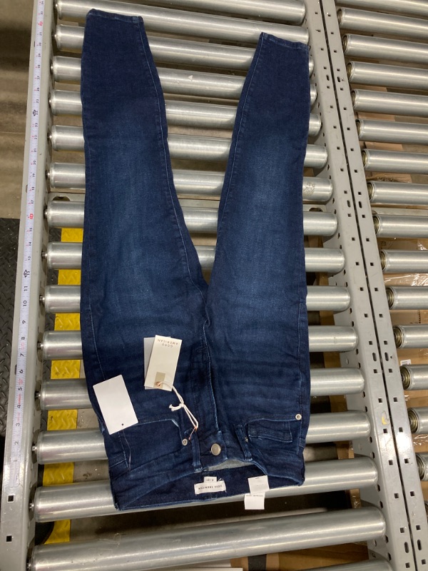 Photo 2 of *** SEE PHOTOS *** Good American "Good Petite" Skinny Jeans Size 4/27