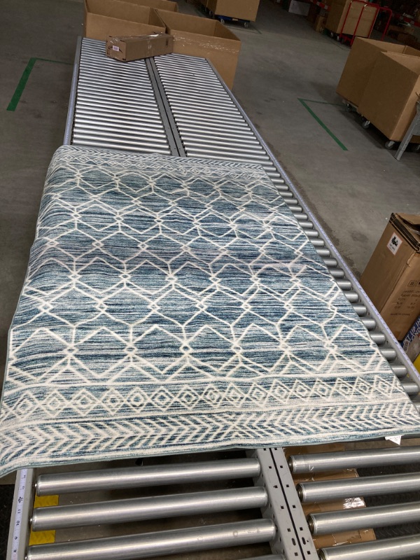 Photo 2 of Accent Rug - 4' x 6' Blue and Beige