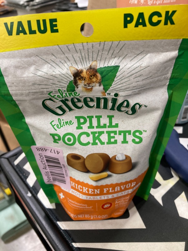 Photo 2 of Greenies Feline Pill Pockets for Cats Natural Soft Cat Treats, Chicken Flavor, 3 oz. Pack (85 Treats) 85 Count (Pack of 1)