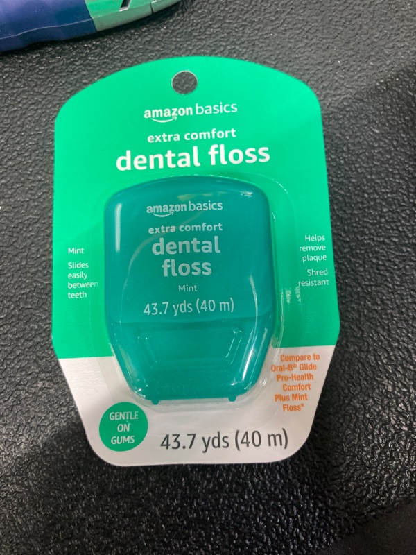 Photo 2 of Amazon Basics Extra Comfort Mint Dental Floss, 40 m (Pack of 6)