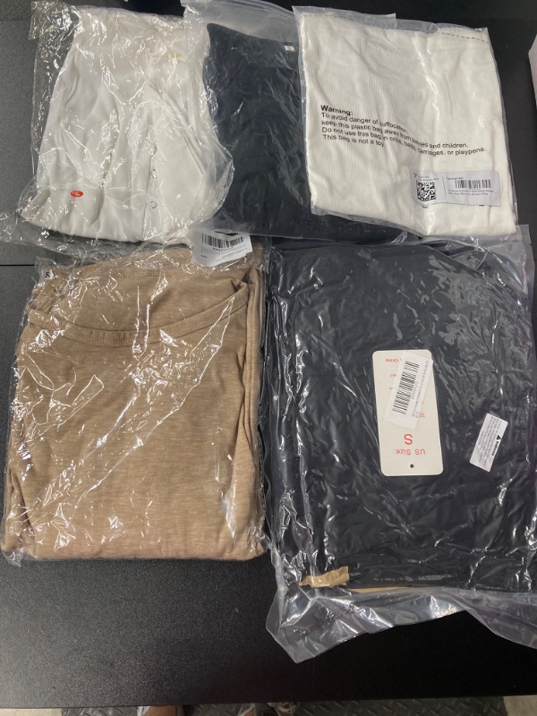 Photo 1 of misc clothing bundle size small