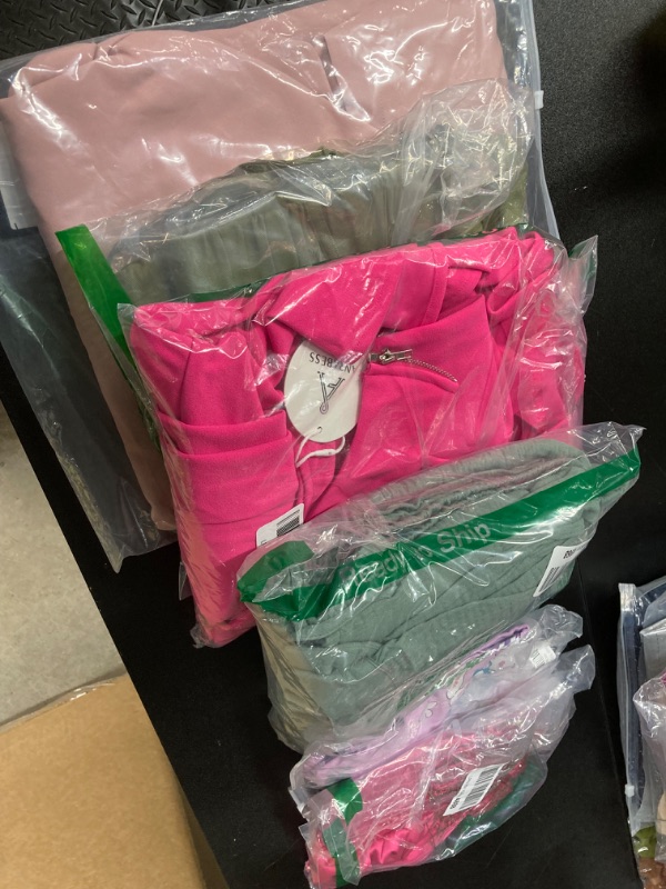 Photo 1 of Clothing Bundle ( Size Varies )
